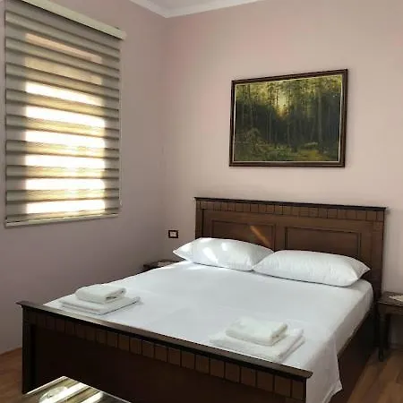 Garden ゲストハウス 3*